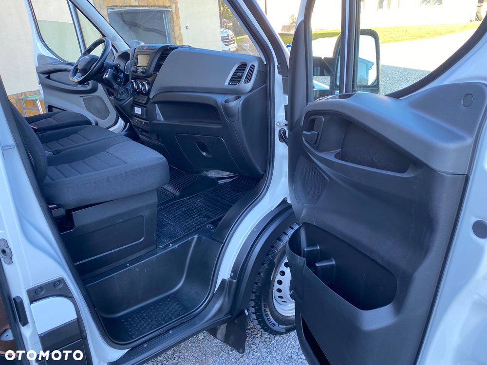 Iveco DAILY 3.0 HI MATIC 35-180, MAX długi, zakupiony w salonie w Rzeszowie, serwisowany, bezwypadkowy, pełna dokumentacja - 16