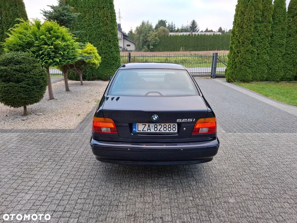BMW Seria 5 525i - 11