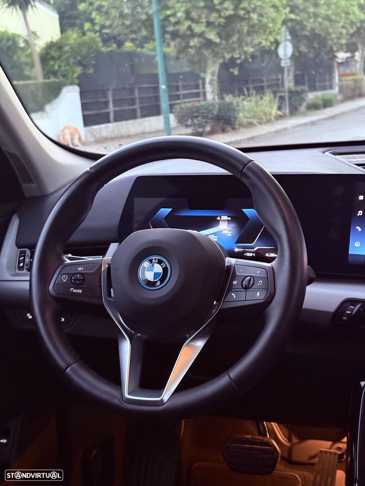 BMW iX1 xDrive30 xLine - 25
