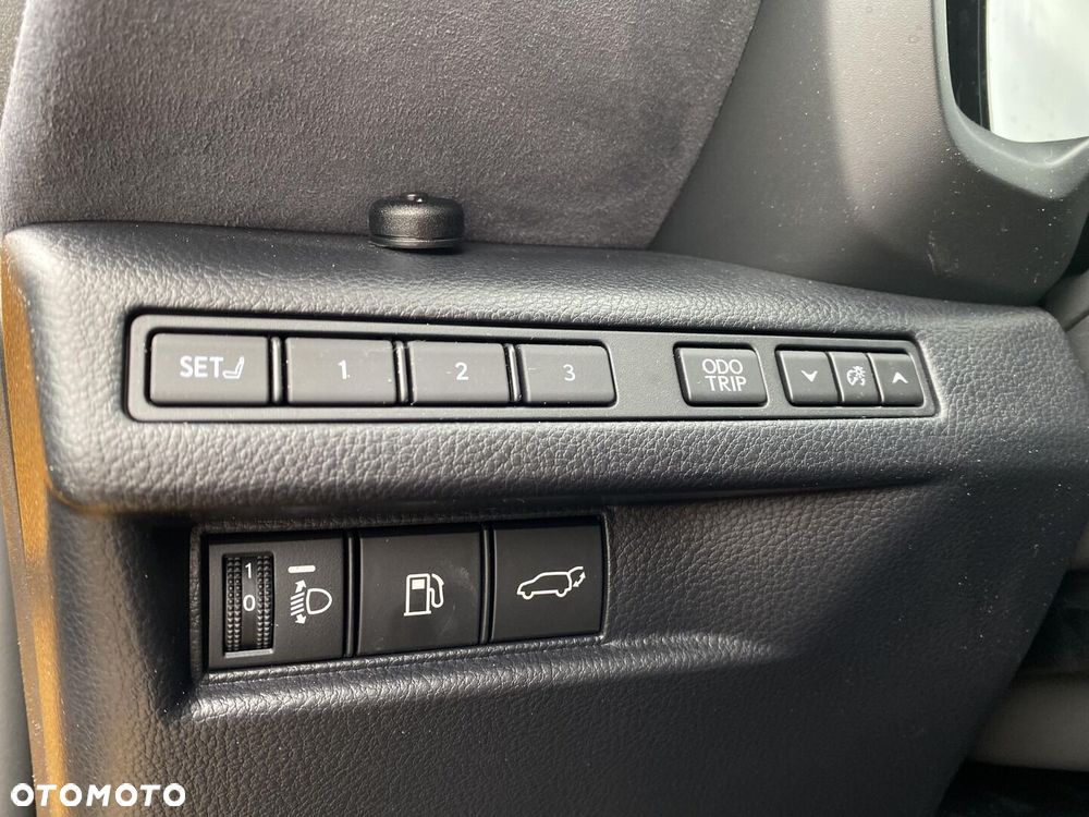 Lexus LBX 1.5 Hybrid Cool - 24