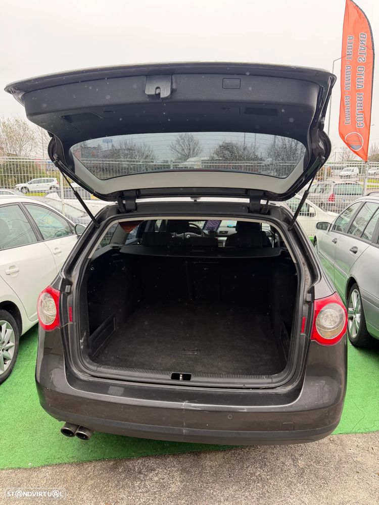 VW Passat Variant 2.0 TDI Sp R-Li DSG - 5