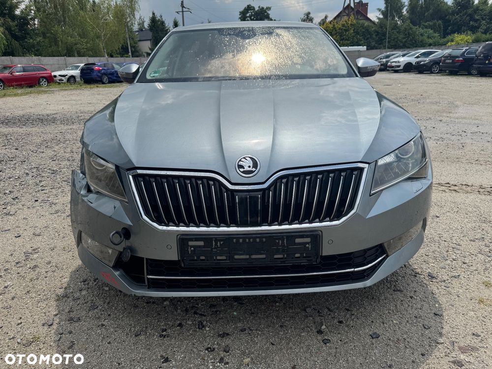 Skoda Superb 2.0 TDI DSG Sportline - 5