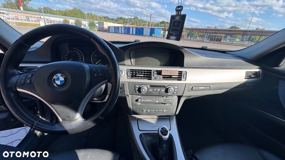 BMW Seria 3 325i - 17