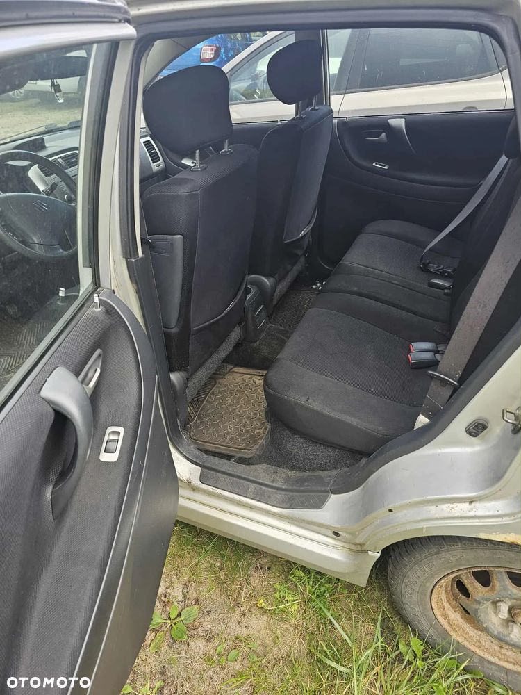 Suzuki Liana 1.6 - 7