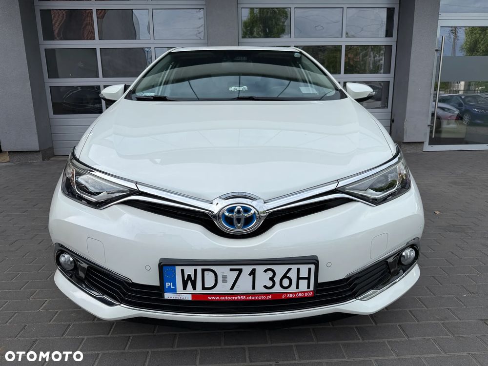 Toyota Auris Hybrid 135 Prestige - 32