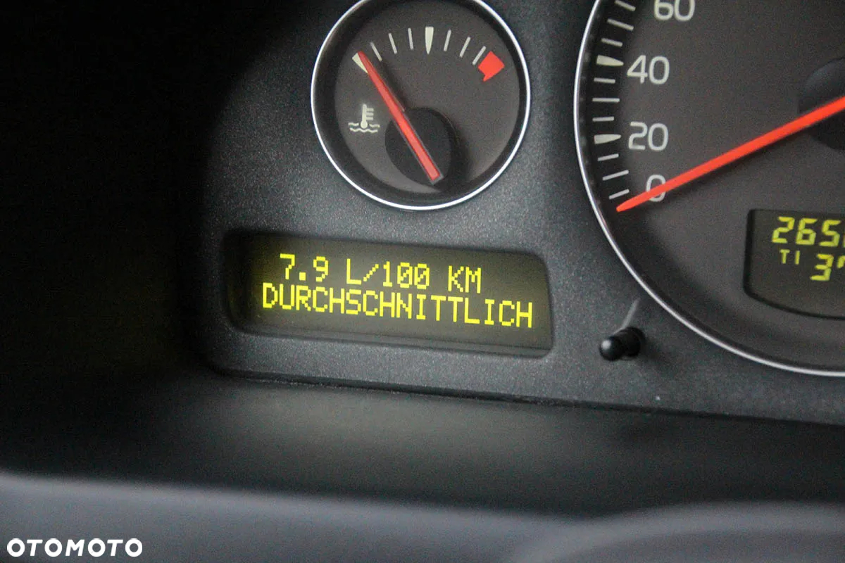 Volvo XC 70 D5 AWD Momentum - 33