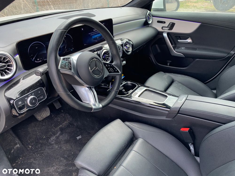 Mercedes-Benz CLA 250 4Matic 7G-DCT - 11