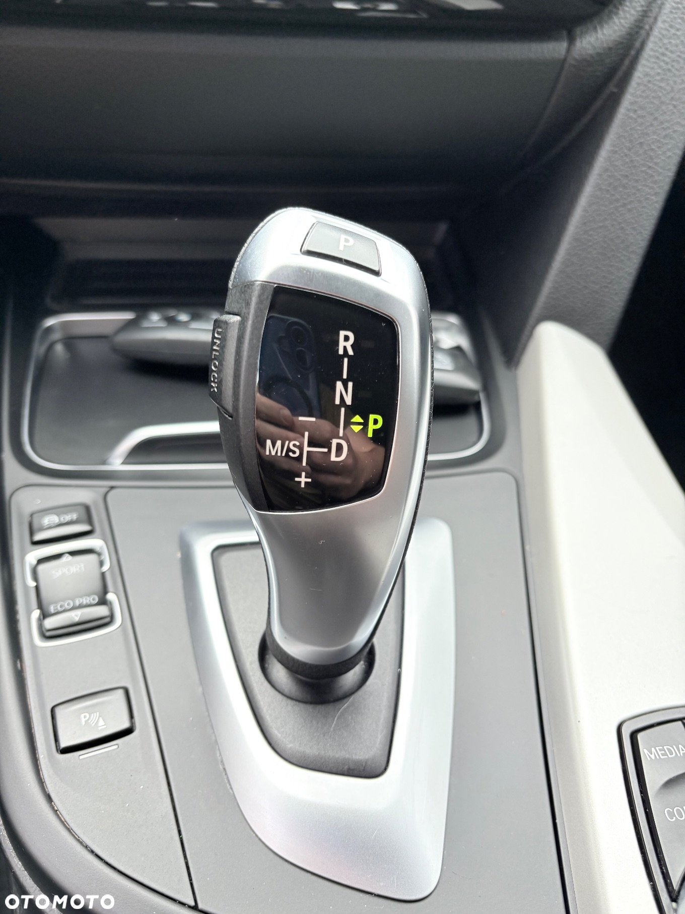 BMW Seria 3 318d Touring - 26