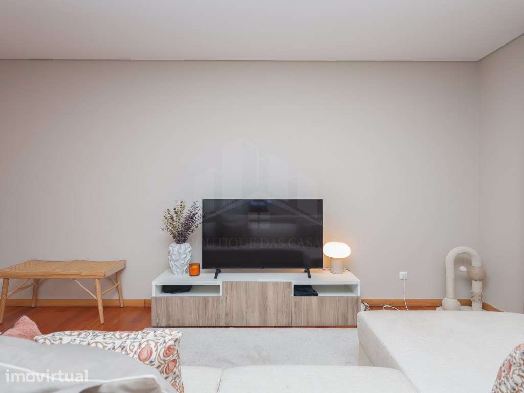 Apartamento T2+1 Renovado | Garagem Box 2 Carros | Oliveira do Douro - Grande imagem: 5/31
