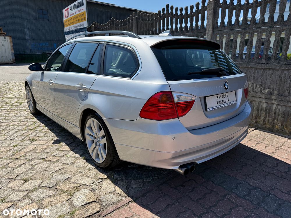 BMW Seria 3 325i - 12