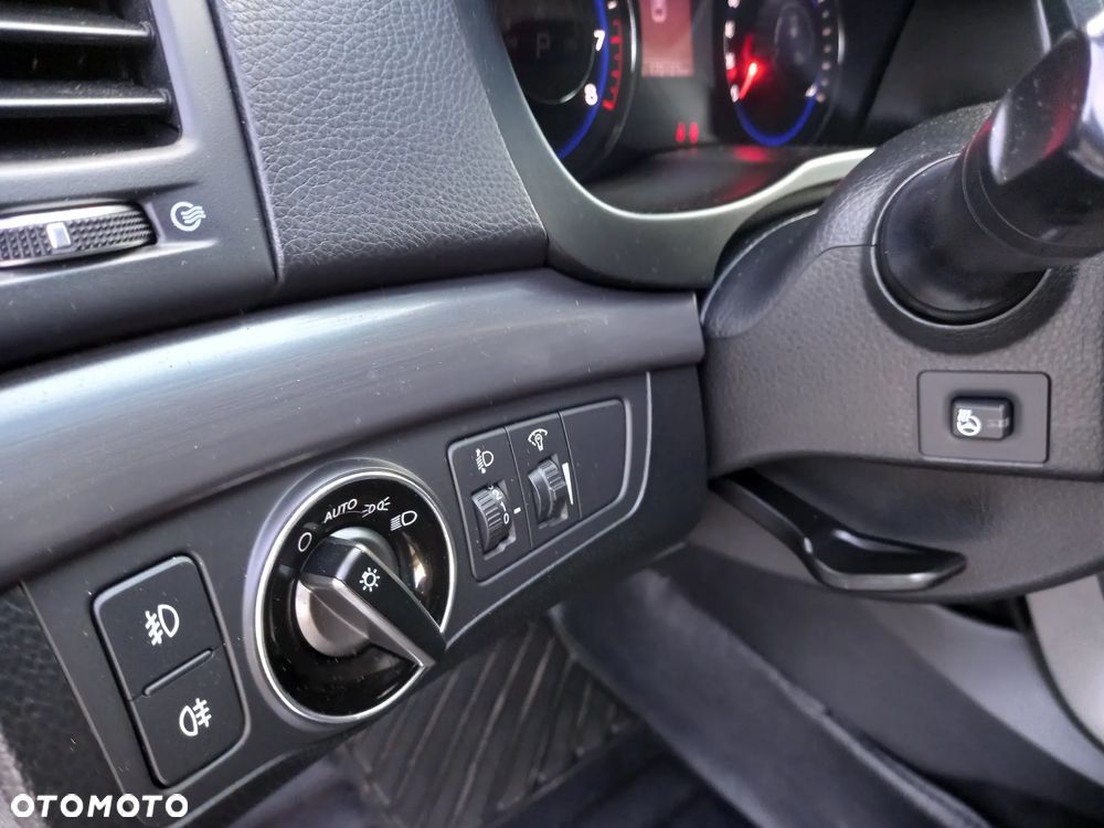 Hyundai i40 Kombi 2.0 Automatik Premium - 28