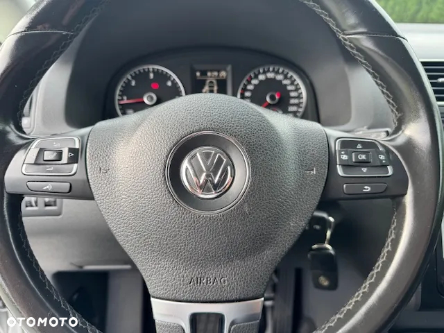 Volkswagen Touran - 13