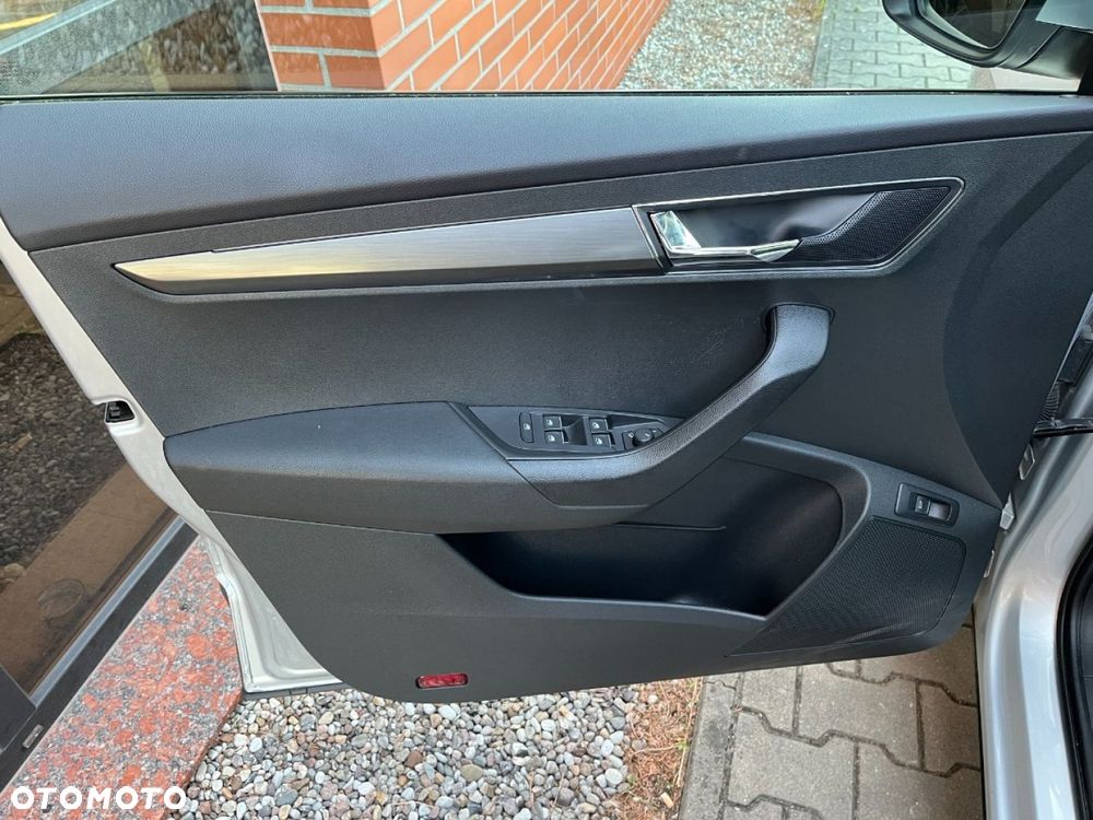 Skoda Karoq 1.5 TSI ACT DSG Tour - 19