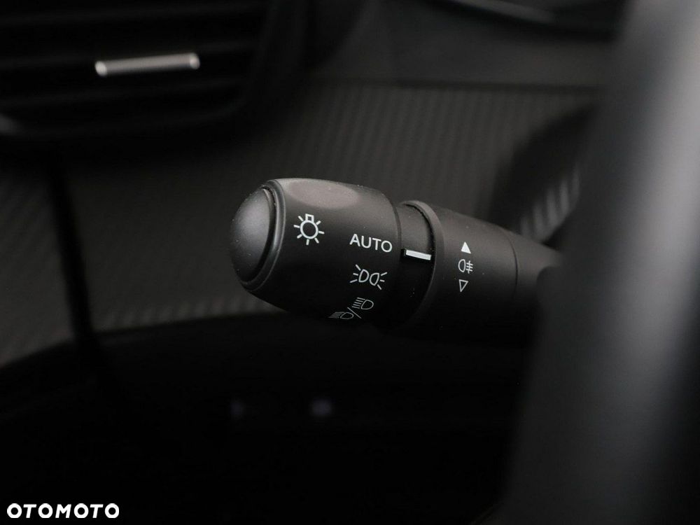Peugeot 2008 PureTech 130 EAT8 Allure - 34