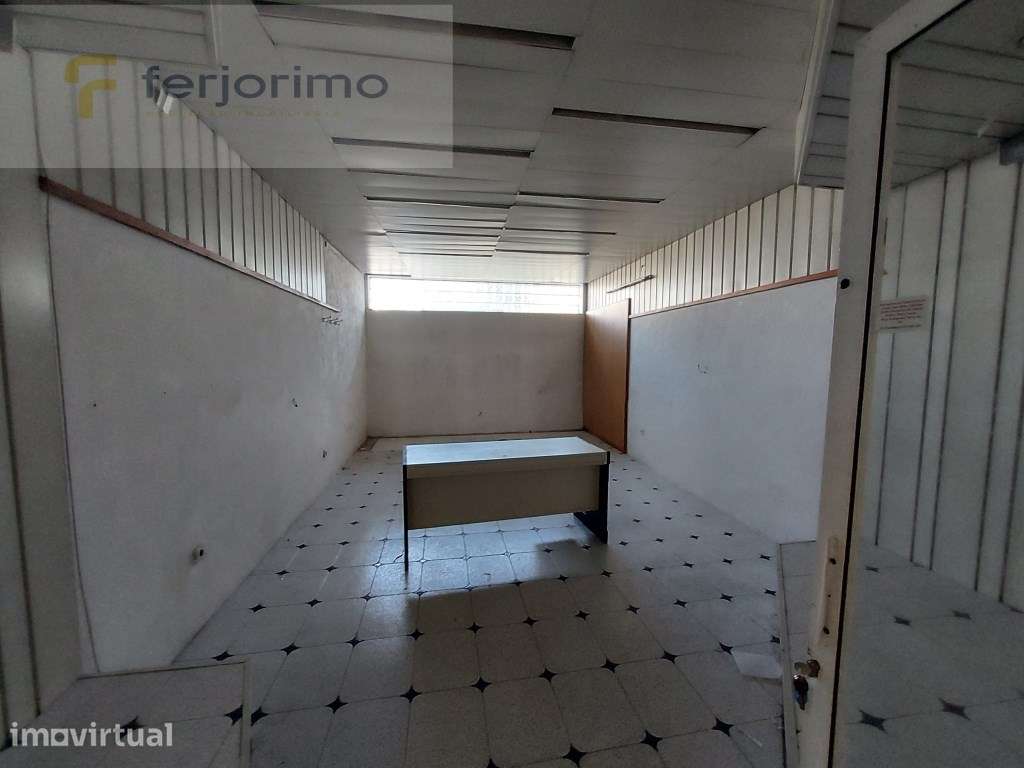 Loja - VENDA OU ARRENDAMENTO 

Centro Comercial Palmeiras

Exce... - Grande imagem: 3/4