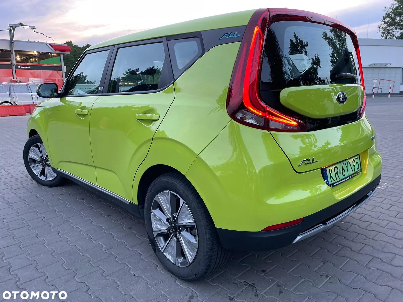 Kia Soul e-Soul Edition 7 - 8