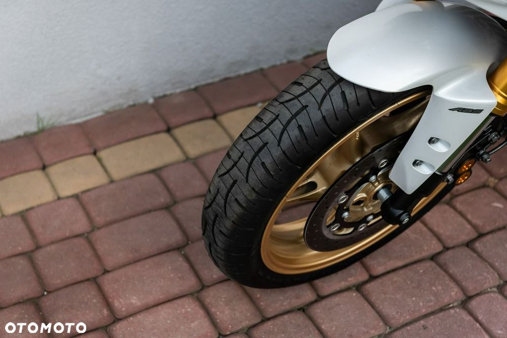 Yamaha FZ - 9