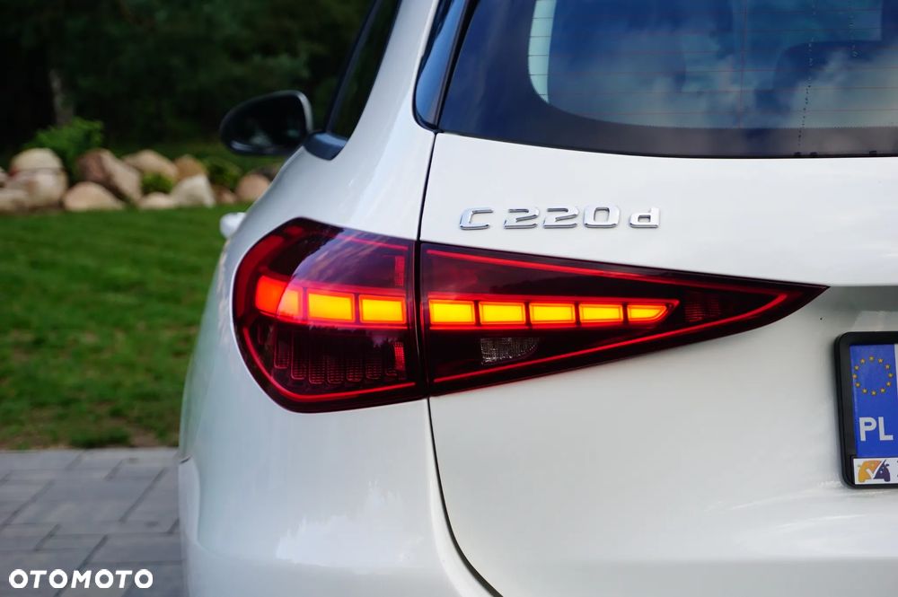 Mercedes-Benz Klasa C 220 d mHEV - 13