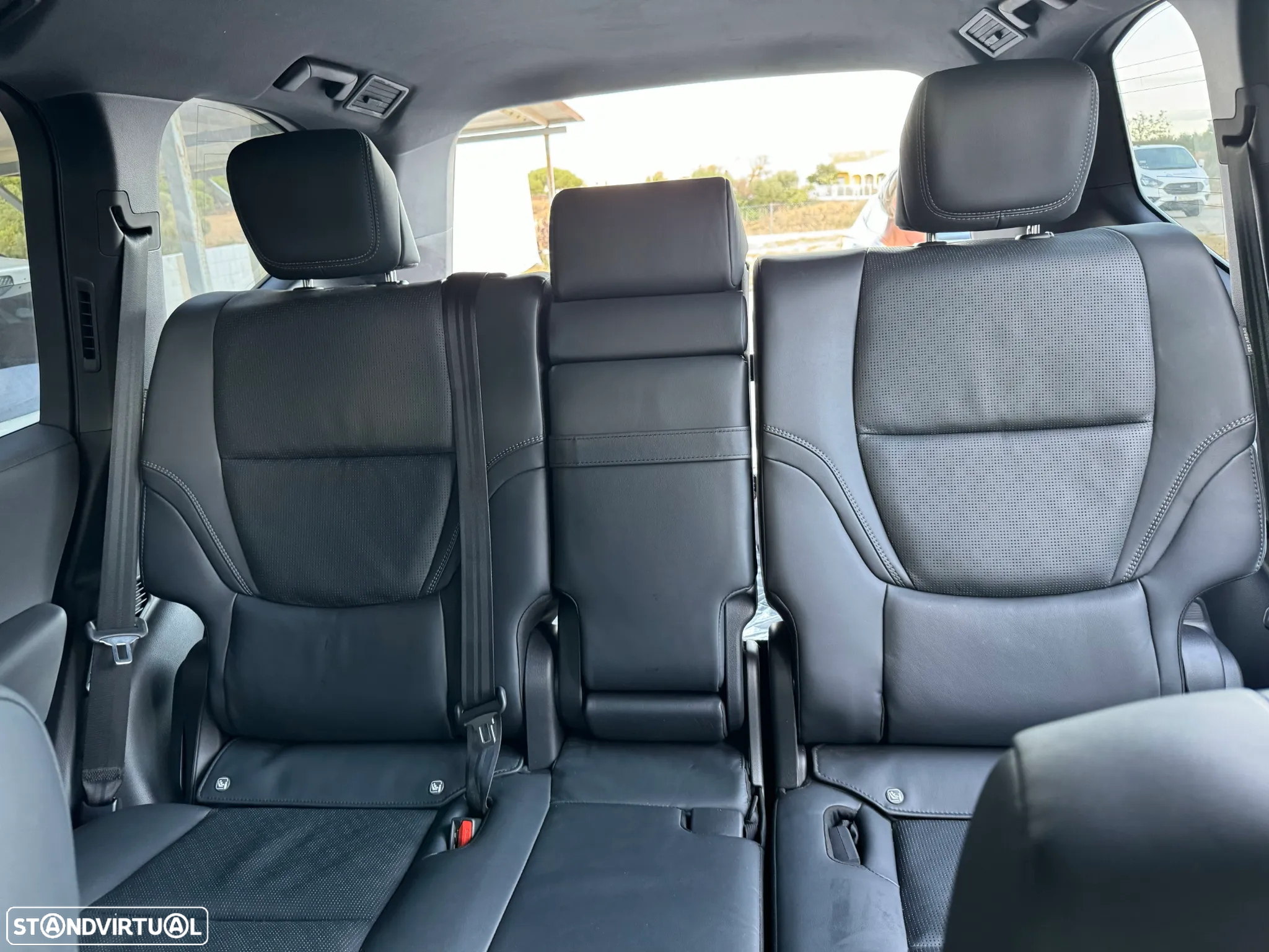 Toyota Land Cruiser - 37