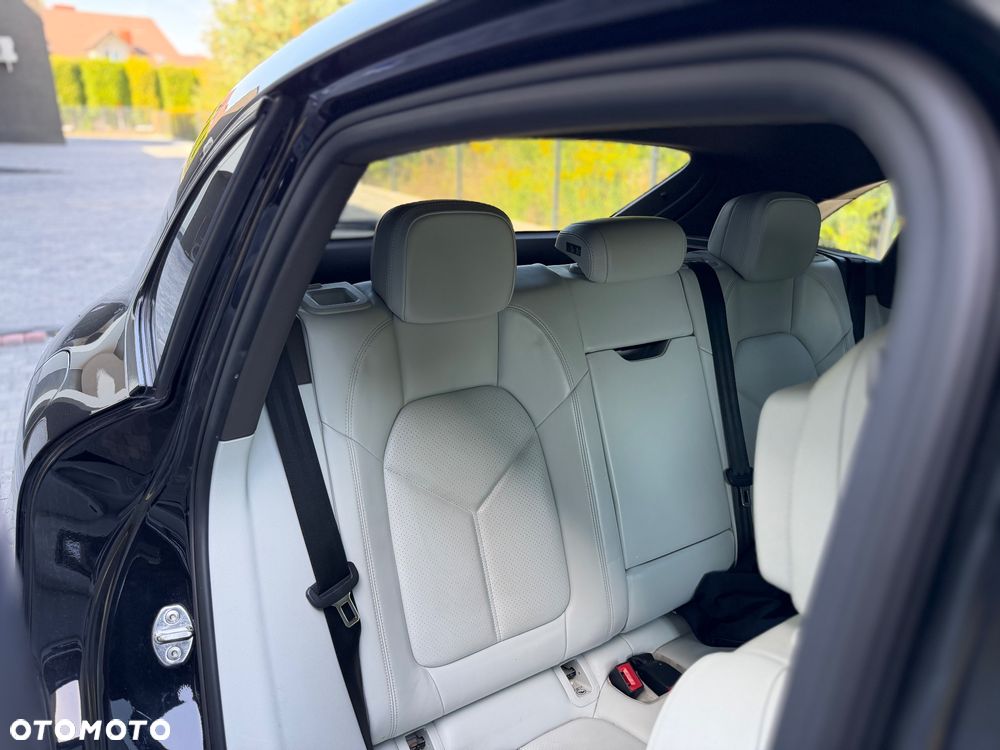 Porsche Macan Standard - 12
