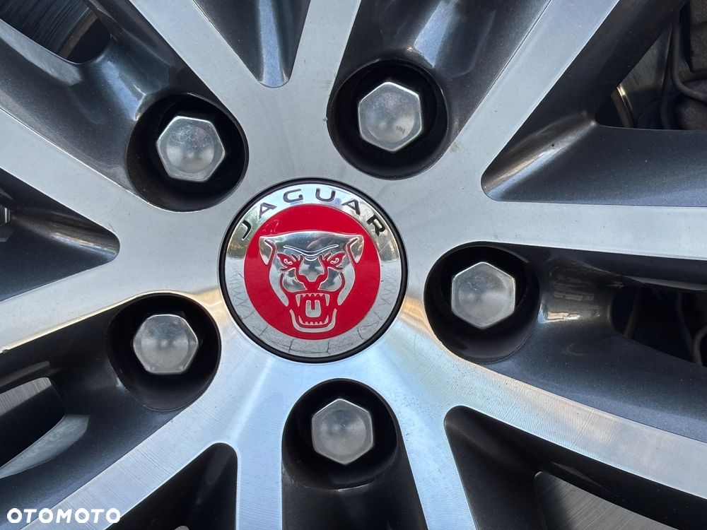 Jaguar F-Pace 2.0 i4D AWD R-Sport - 22