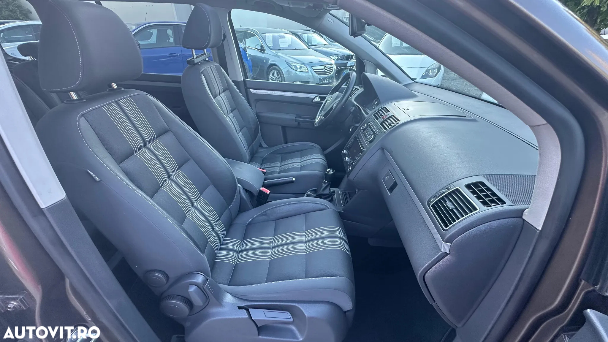 Volkswagen Touran 1.4 TSI MATCH - 31