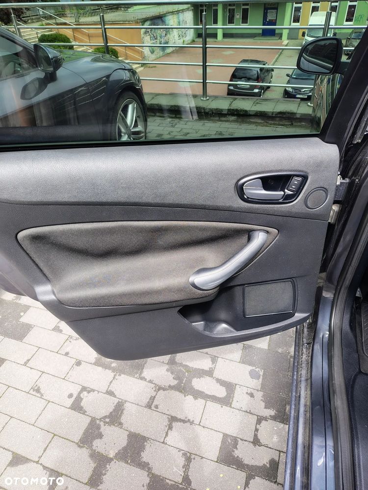 Ford Mondeo 2.0 Trend - 10