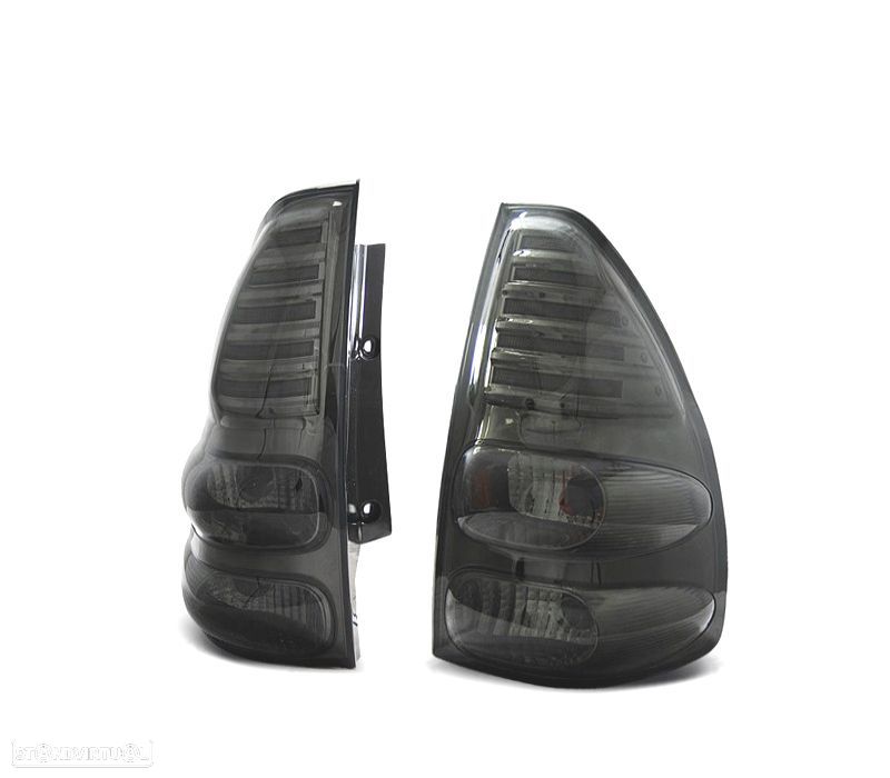 FAROLINS TRASEIROS TOYOTA LAND CRUISER FJ120 03-08 LED FUNDO CROMADO FUMADO - 1