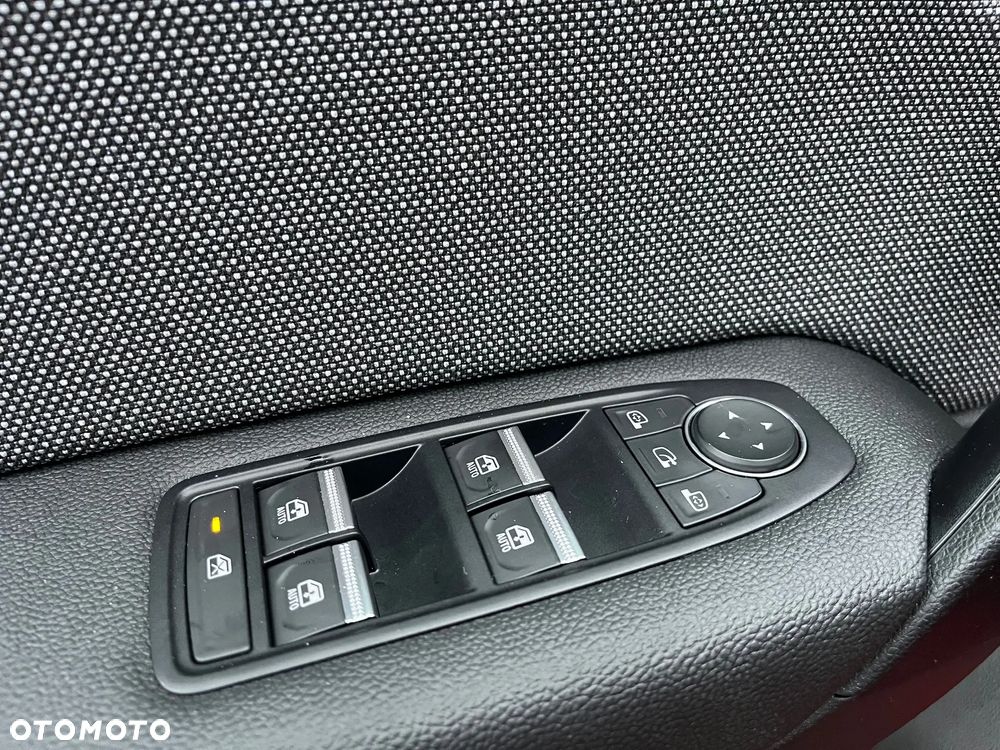 Renault Captur ver-1-6-e--tech-full-hybrid-145-techno - 13