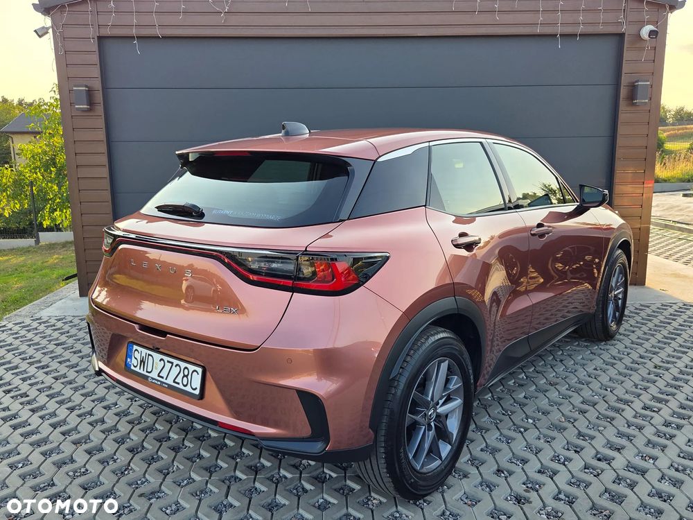 Lexus LBX - 3