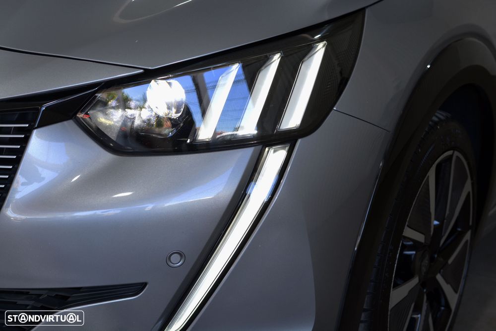 Peugeot e-208 50 kWh GT - 11