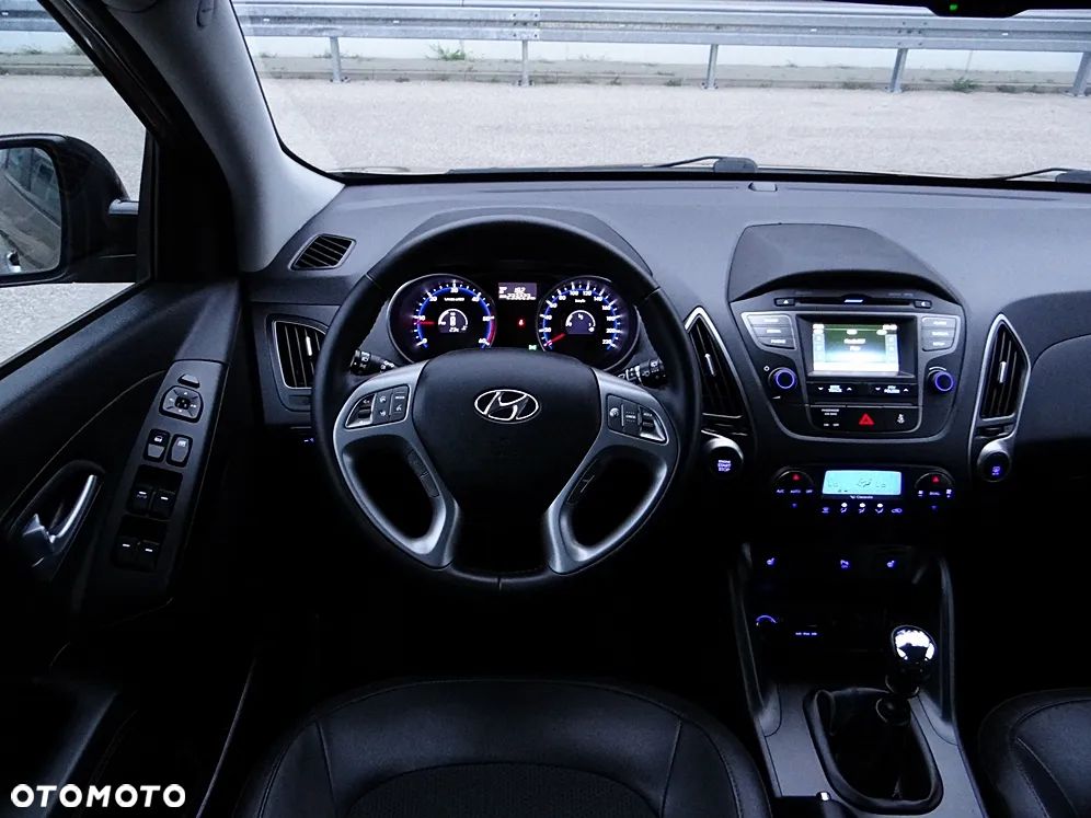 Hyundai ix35 1.7 CRDi 2WD blue Finale Gold - 28