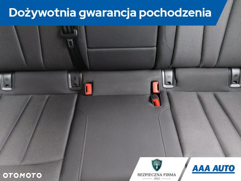 Audi A4 Limousine - 12