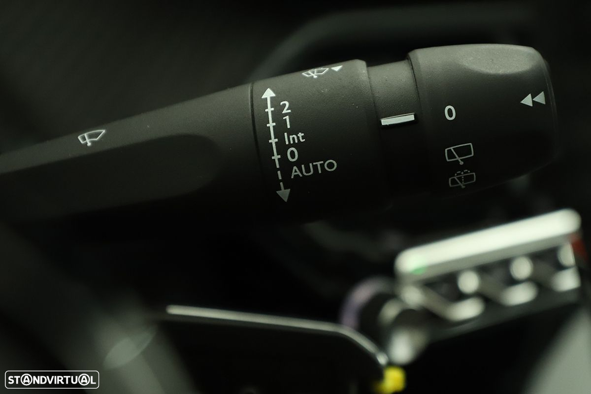 Peugeot 2008 1.2 PureTech Allure - 19