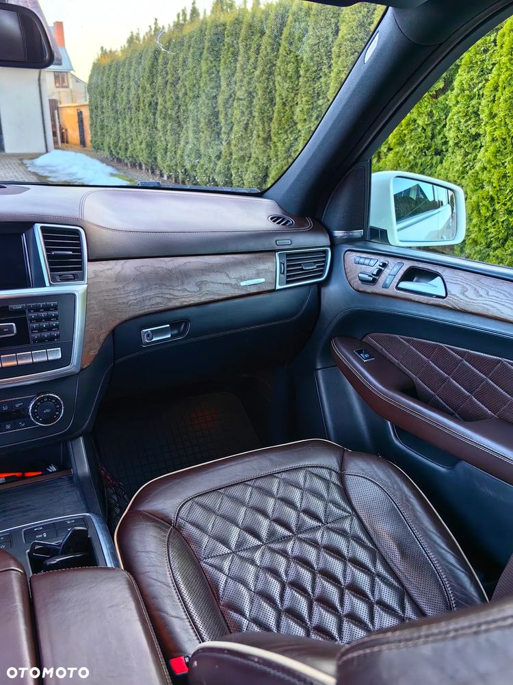 Mercedes-Benz ML - 12