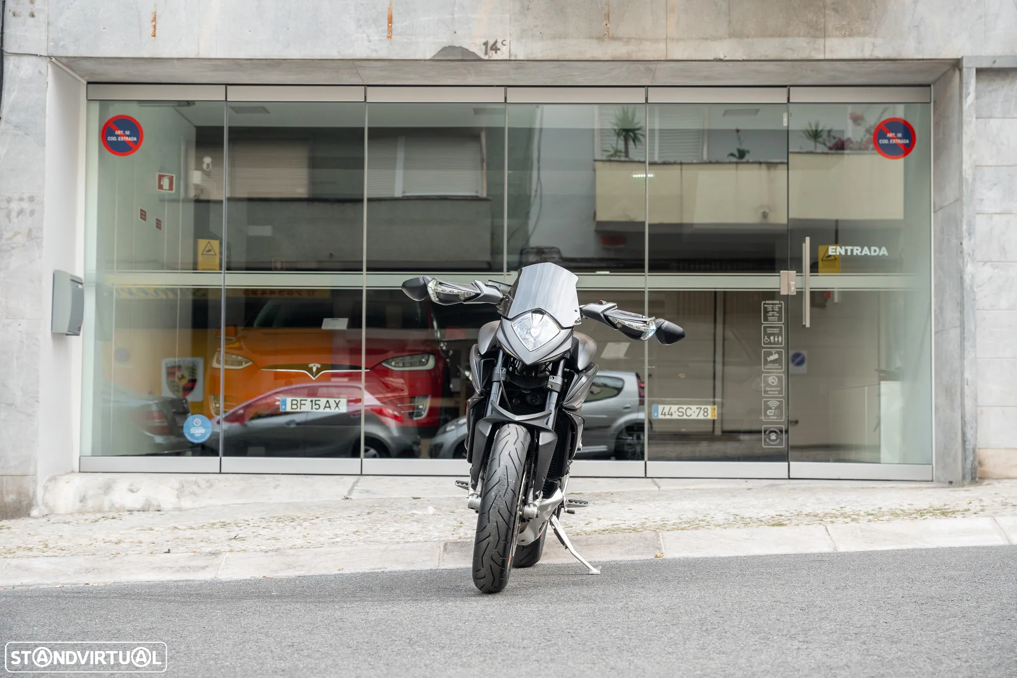 MV Agusta Rivale 800 - 3