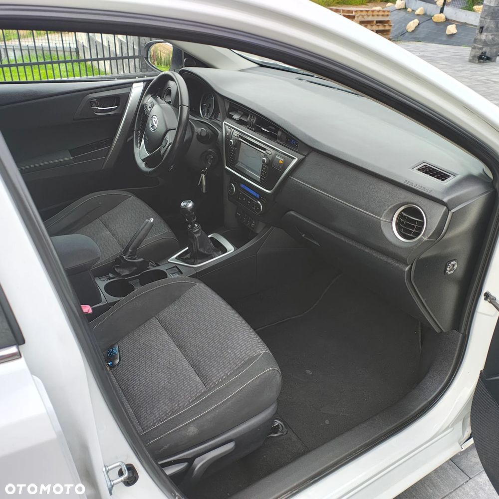 Toyota Auris 2.0 D-4D Premium Comfort - 23