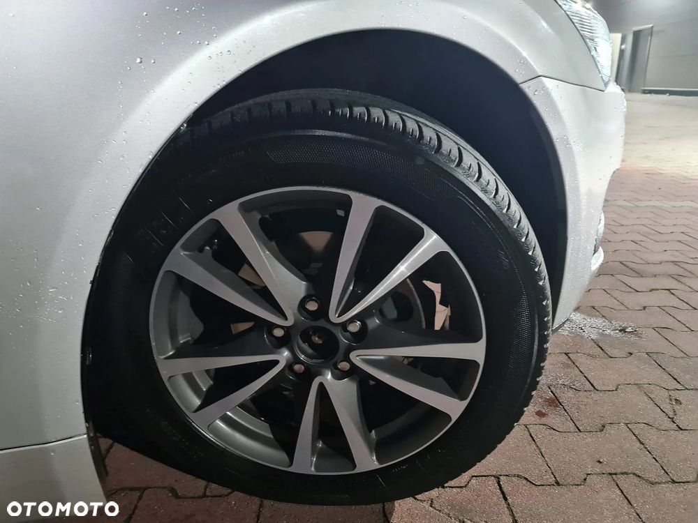Toyota Avensis 2.0 D-4D Premium - 11