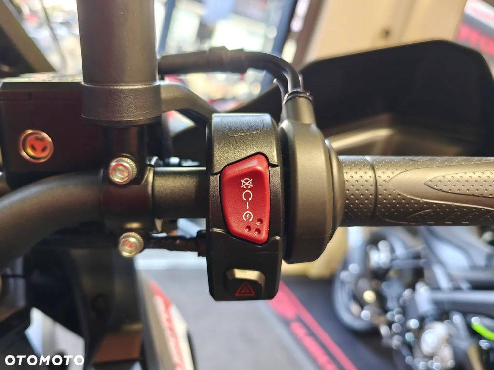 QJMOTOR SRT 300DX - 16