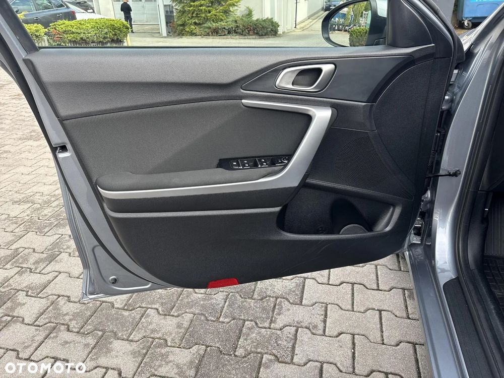 Kia Ceed 1.5 T-GDI M - 10