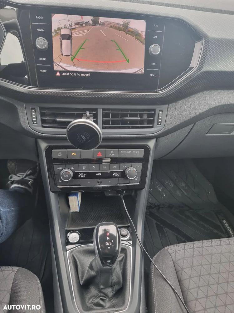 Volkswagen T-Cross - 11