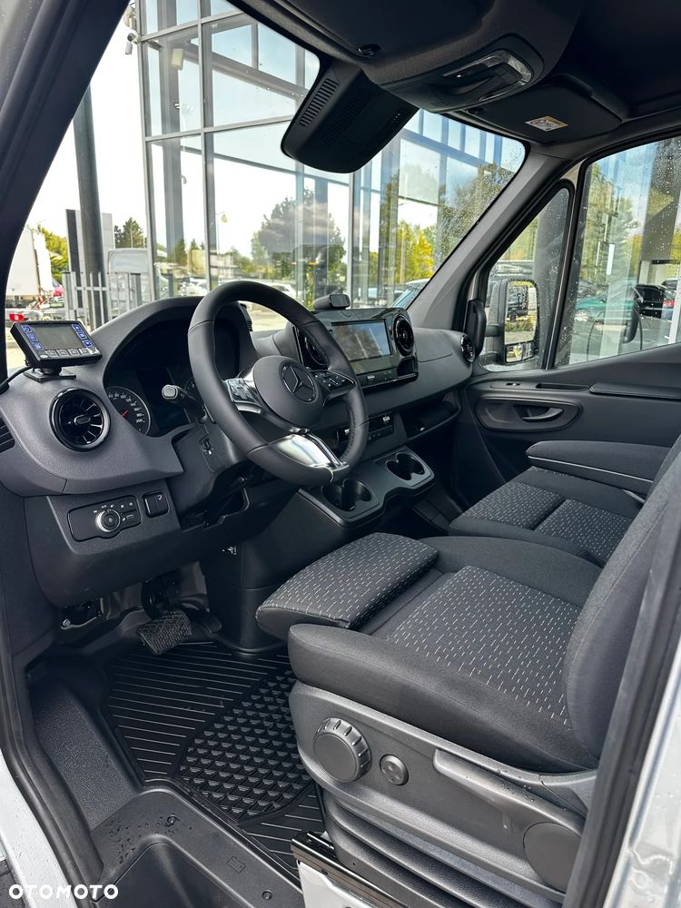 Mercedes-Benz Sprinter - 21