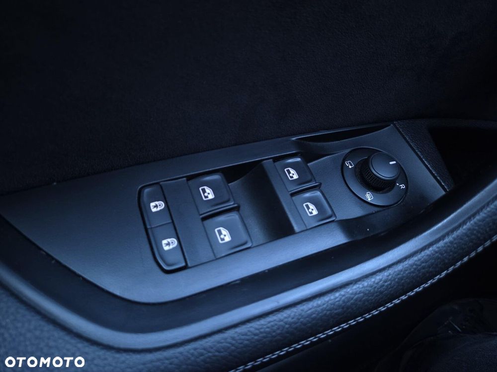 Skoda Superb 2.0 TDI SCR Sportline DSG - 25