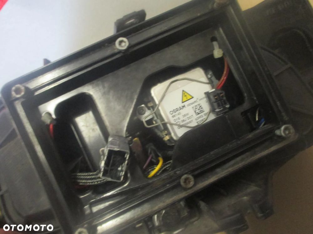 lampa prawa Audia A4 B6 XENON  Valeo Europa 8E0941004 - 6