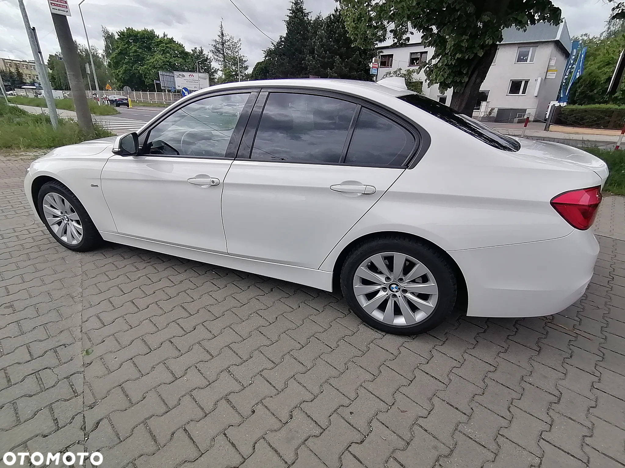 BMW Seria 3 320i Advantage sport - 15
