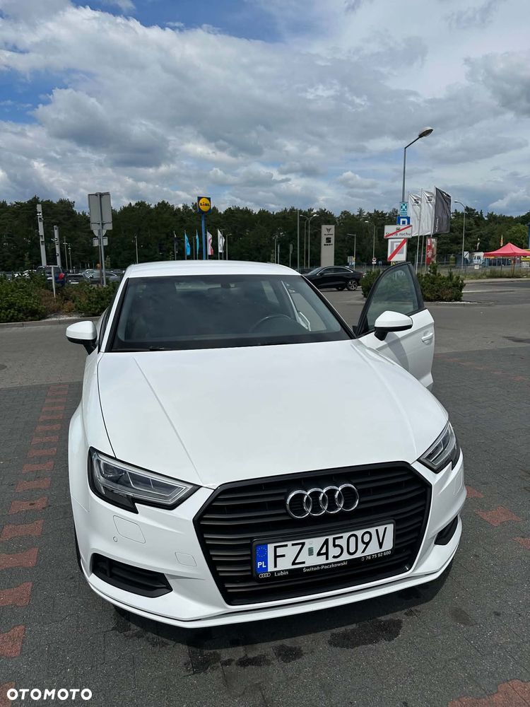 Audi A3 Limousine 35 TFSI S tronic - 4