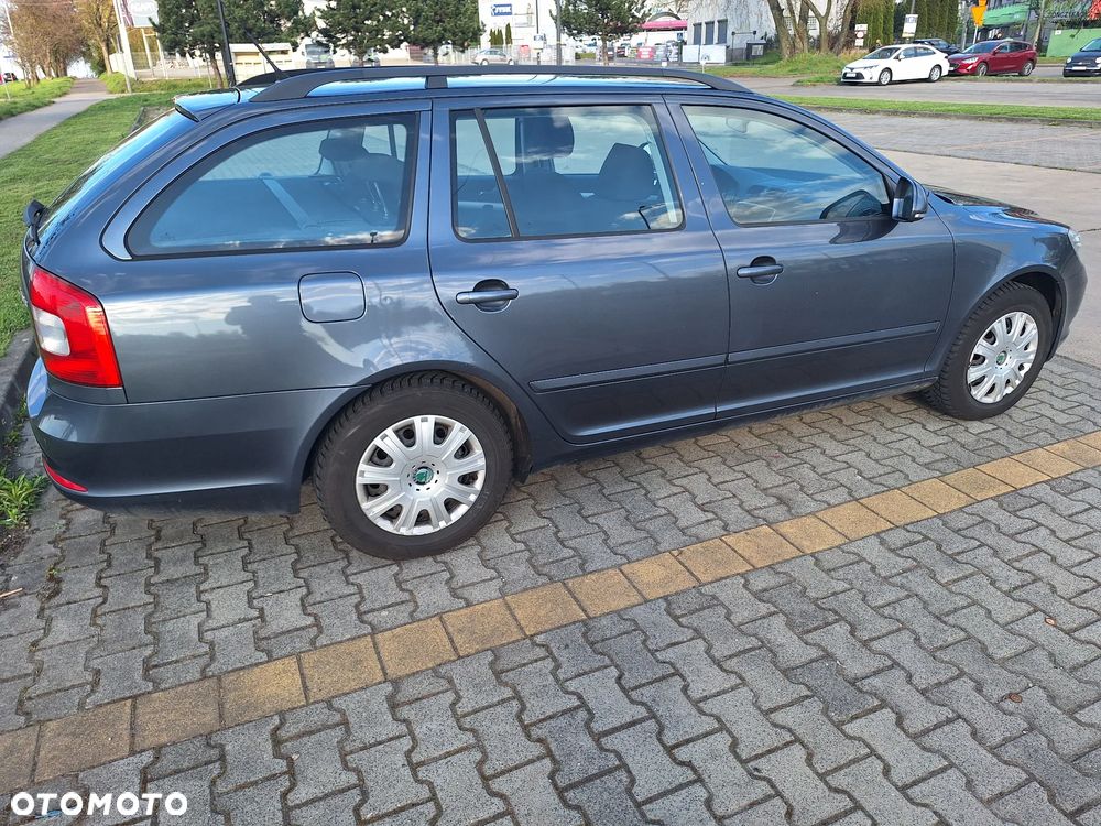 Skoda Octavia 1.6 Combi Ambiente - 4