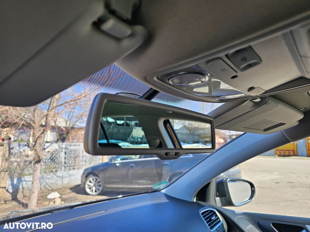 Volkswagen Golf 2.0 TDI Highline - 30