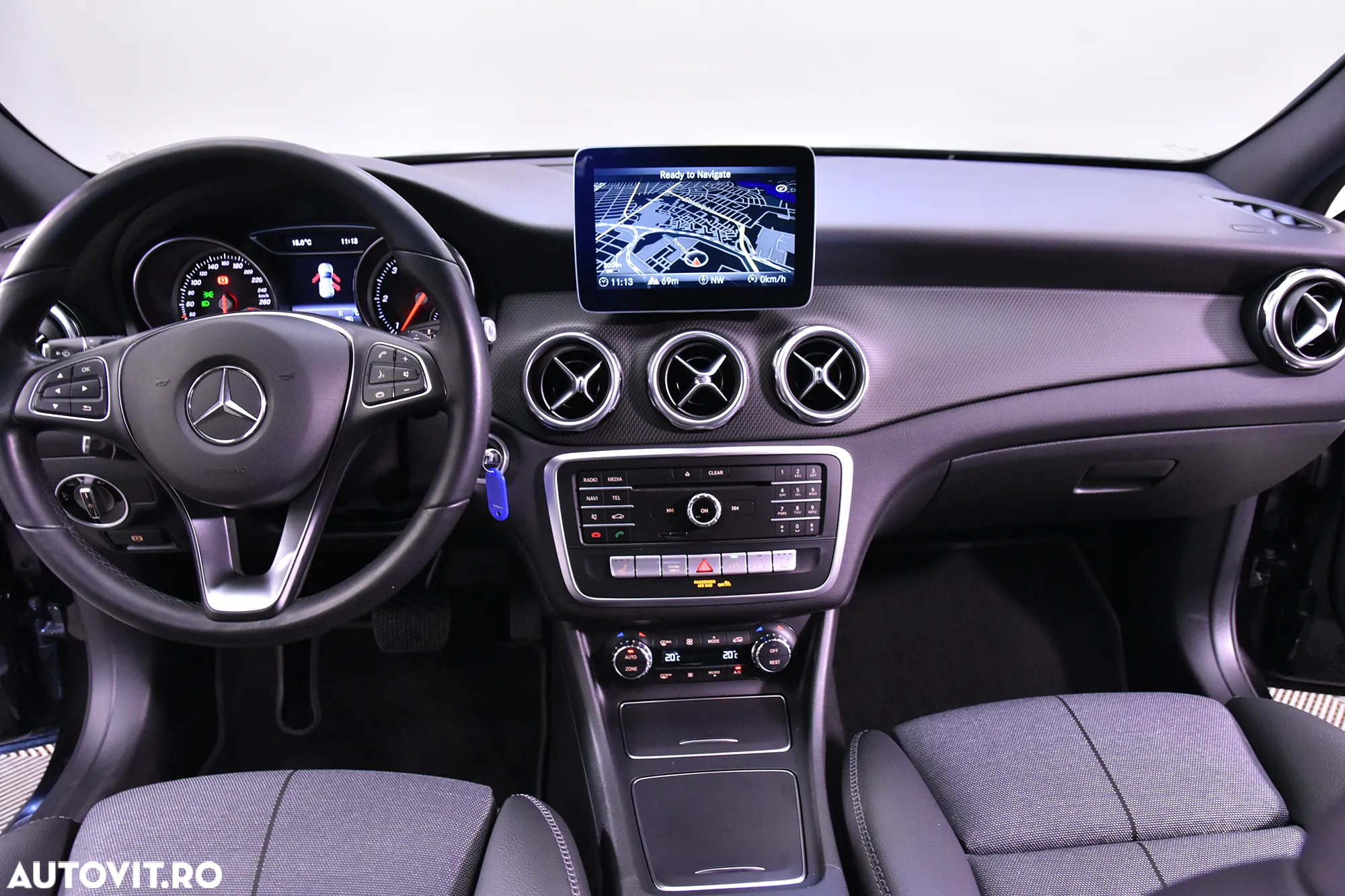 Mercedes-Benz GLA 200 d 7G-DCT - 9