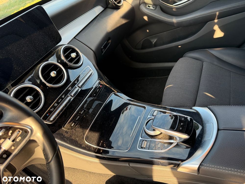 Mercedes-Benz Klasa C 220 d 4Matic 9G-TRONIC Night Edition - 11